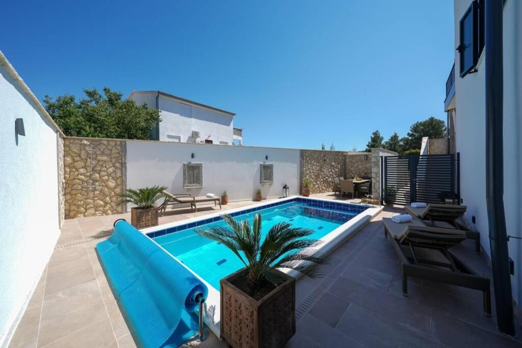Apartment Vala, 4*, Sea View & Private Heated Pool Pridraga Exterior foto