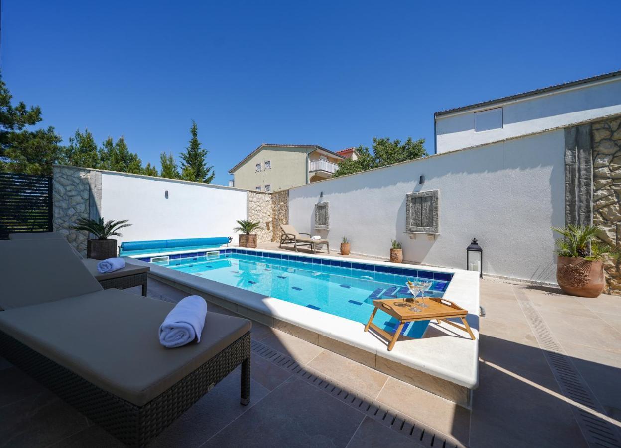 Apartment Vala, 4*, Sea View & Private Heated Pool Pridraga Exterior foto