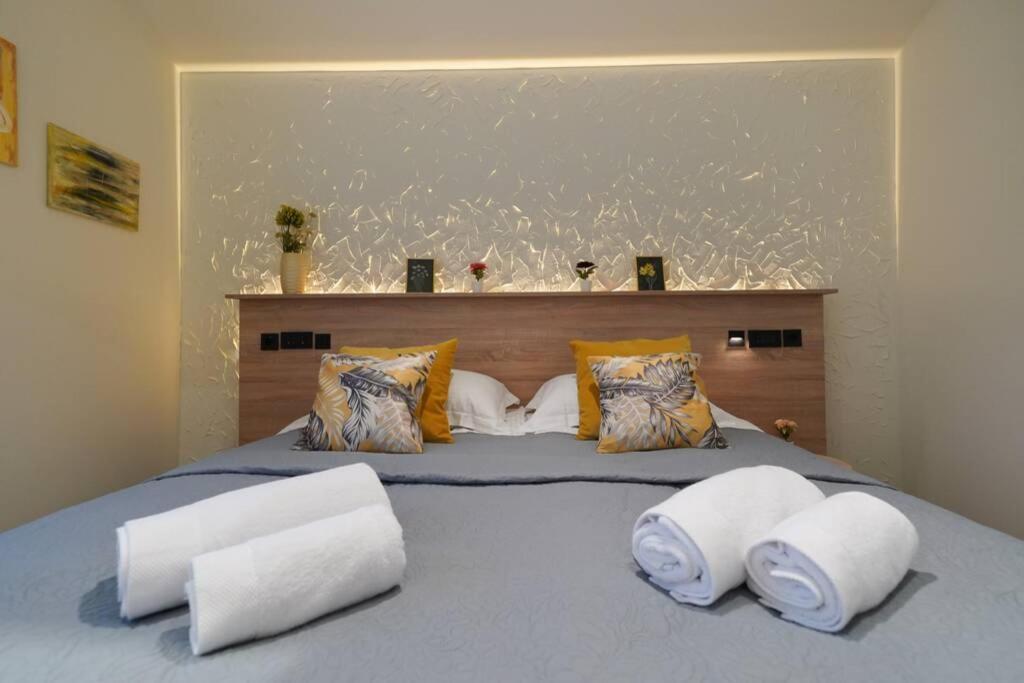 Apartment Vala, 4*, Sea View & Private Heated Pool Pridraga Exterior foto