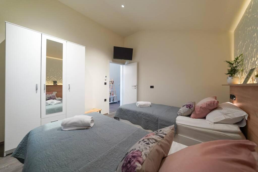 Apartment Vala, 4*, Sea View & Private Heated Pool Pridraga Exterior foto