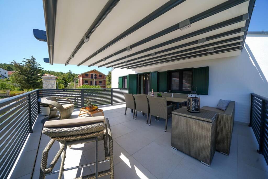 Apartment Vala, 4*, Sea View & Private Heated Pool Pridraga Exterior foto