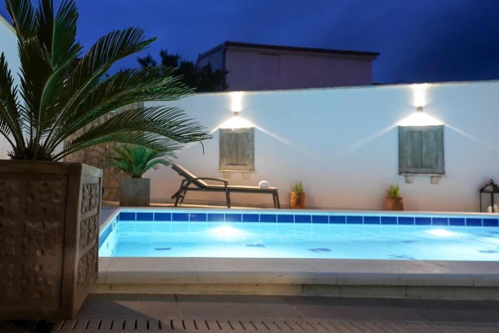 Apartment Vala, 4*, Sea View & Private Heated Pool Pridraga Exterior foto