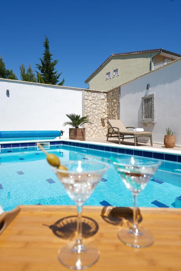 Apartment Vala, 4*, Sea View & Private Heated Pool Pridraga Exterior foto